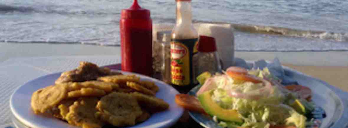 punto marisco restaurante comedor playa minos pueblo turismo guía mi río san juan maría trinidad sánchez república dominicana